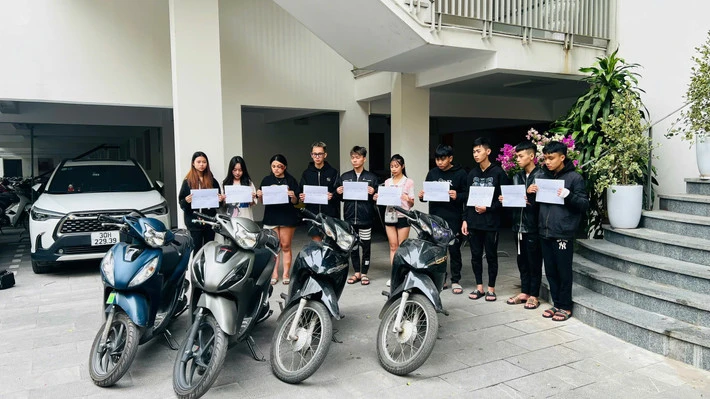 Vụ cô gái Hà Nội bị quái xế lao vào: Nữ sinh trong đoàn muốn thử cảm giác mạnh - Hình 1