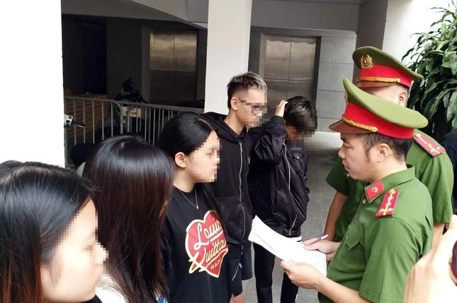 Cô gái bị quái xế lao vào: được Erik gửi vòng hoa, tiết lộ quan hệ đặc biệt? - Hình 7