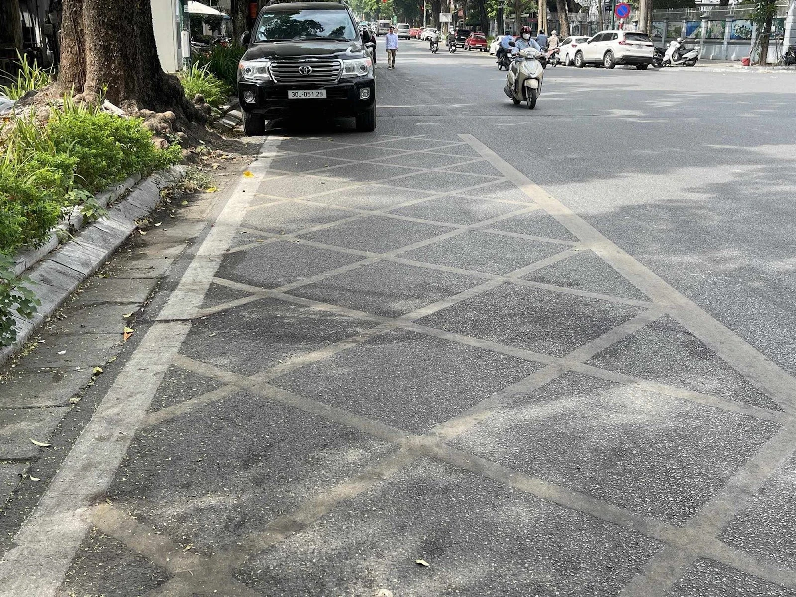 Mẹ quái xế khiến cô gái ra đi ở HN ôm hối hận, có bị phạt vì giao xe cho con? - Hình 4