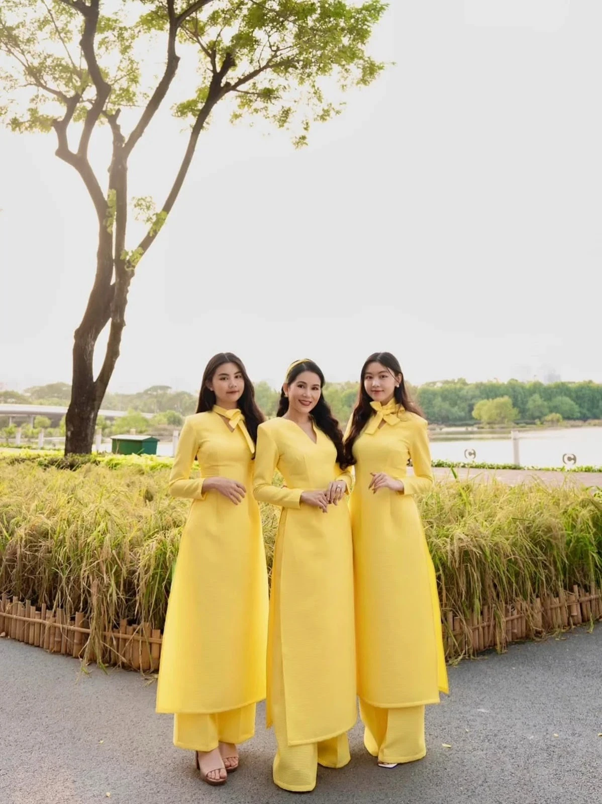 Bà xã MC Quyền Linh lấn át 2 ái nữ với nhan sắc U50 mặn mà, cam thường khó dìm - Hình 6
