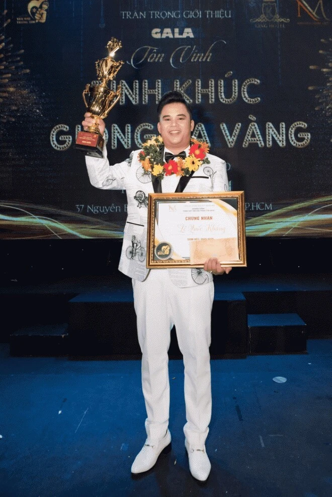 Quốc Kháng vừa bị bắt: Sự nghiệp ca hát nhạt nhoà, chăm chụp hình từ thiện - Hình 4