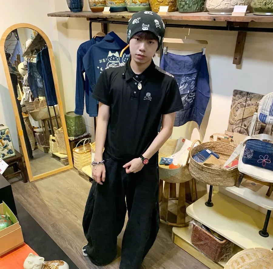 Left Hand: Mang Pluggnb về VN, bại tướng Dangrangto được HIEUTHUHAI tỏ tình - Hình 1