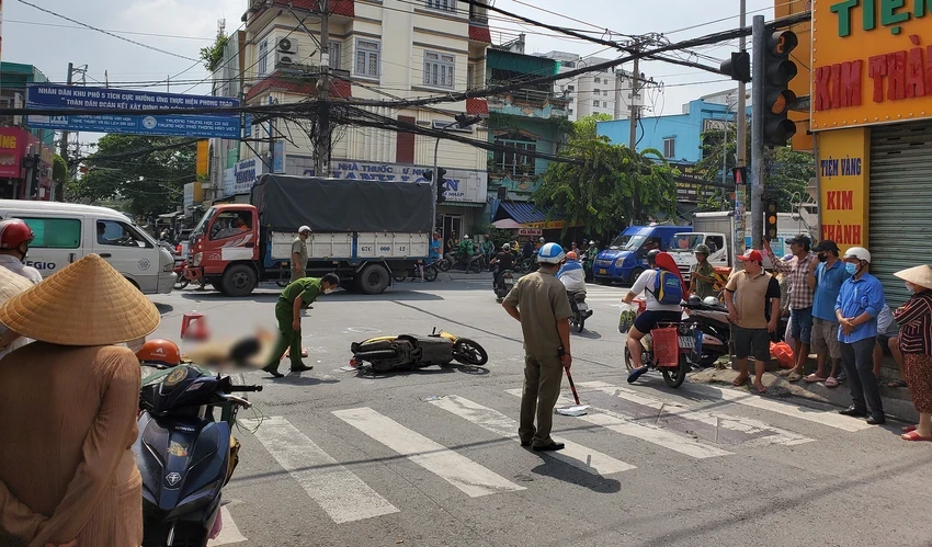 Vụ mẹ chở con gái đi học về gặp nạn với xe bồn: 2 con khiếm thính, luôn đòi mẹ - Hình 6
