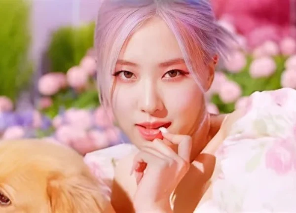 Rosé lên ngôi: CĐM nổ tung, sự thật Karina và Jin nhường ngôi cho Rosé? - Hình 4