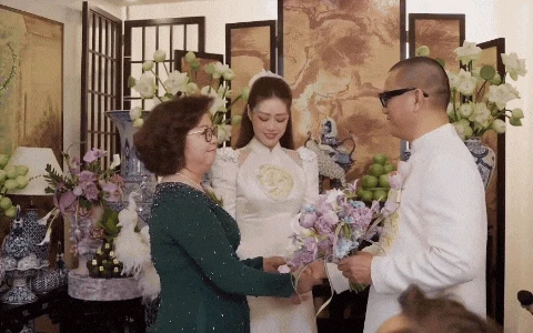 Bố mẹ ruột Khánh Vân có thái độ bất ngờ với con riêng của chàng rể - Hình 3