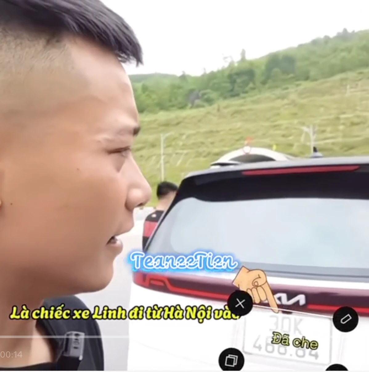 Quang Linh bị tóm gọn bí mật đưa xế xịn cho Thùy Tiên đi sự kiện, lộ biển số xe? - Hình 4