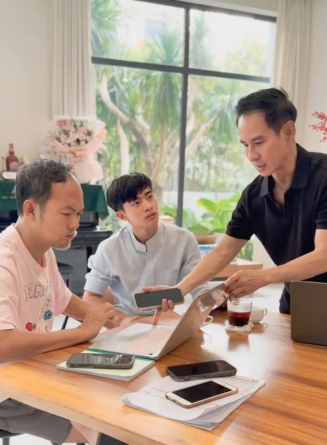 Lê Tuấn Khang lộ diện sau khi trốn, Lý Hải quay xe mời lên nhà làm 1 việc? - Hình 9