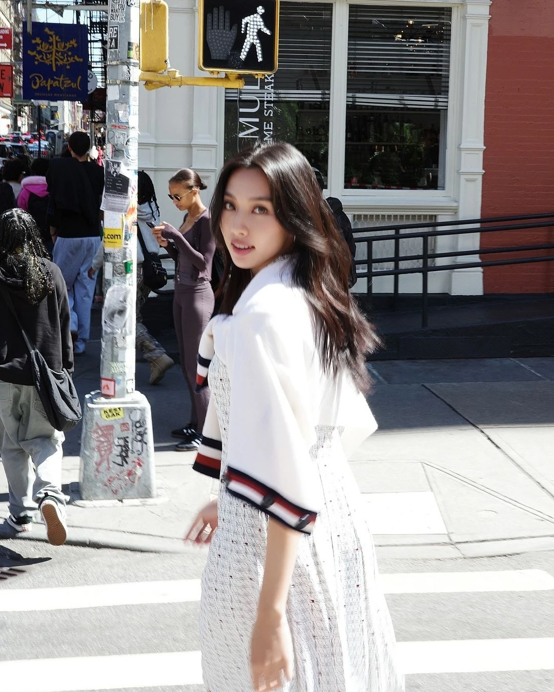 Hoa hậu Thùy Tiên: Tôi thích bạn trai lớn hơn nhiều tuổi - Hình 9