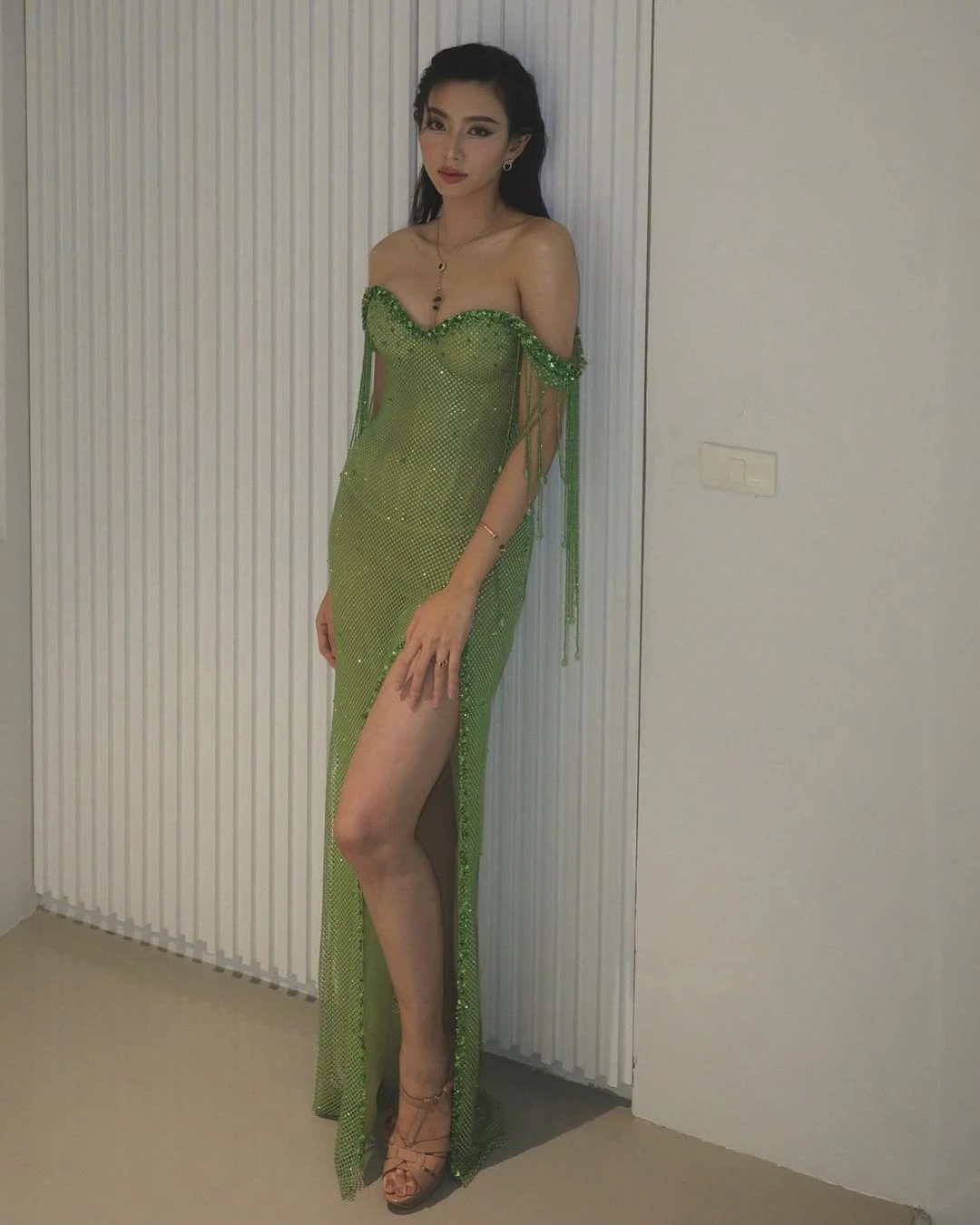 Hoa hậu Thùy Tiên: Tôi thích bạn trai lớn hơn nhiều tuổi - Hình 5