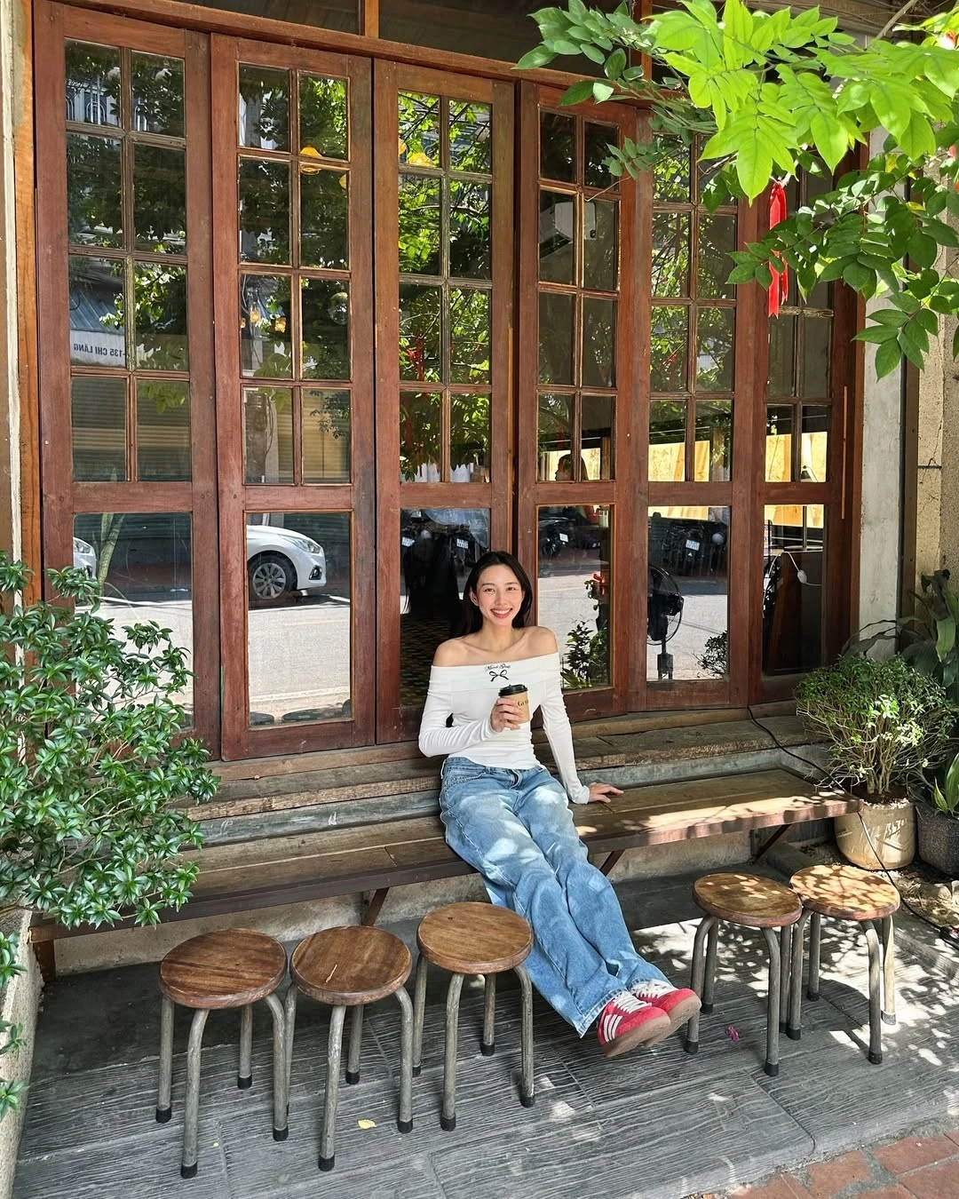 Hoa hậu Thùy Tiên: Tôi thích bạn trai lớn hơn nhiều tuổi - Hình 12