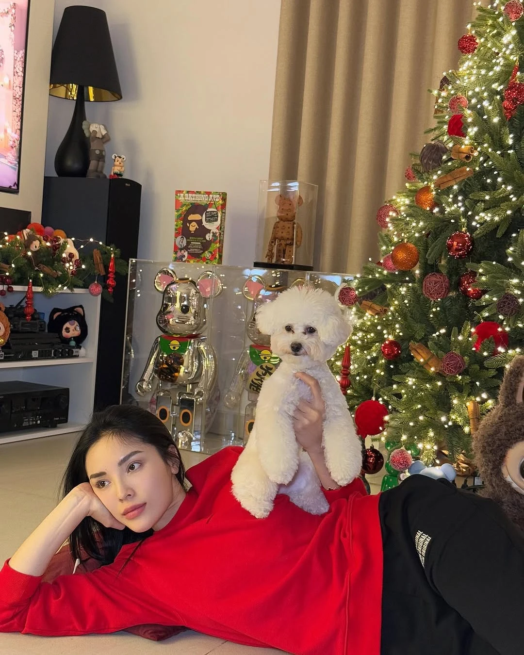 Minh Tuyết sexy ở tuổi U50, Hồ Ngọc Hà hóa quý cô cổ điển - Hình 4