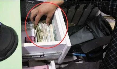 Phụ huynh Hà Nội buồn phiền vì con mới lớp 3 đã có tật xấu nói khó bỏ, thái độ bất cần của con càng gây sốc hơn - Hình 1