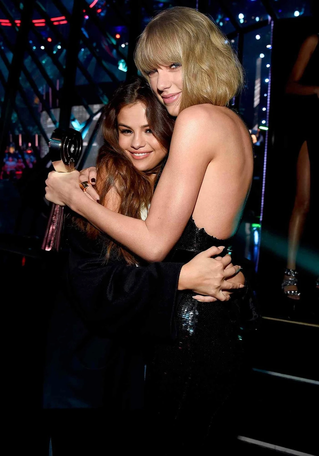 Selena Gomez chốt cưới, Taylor Swift liền hứa hẹn 1 điều, bất chấp sĩ diện - Hình 3