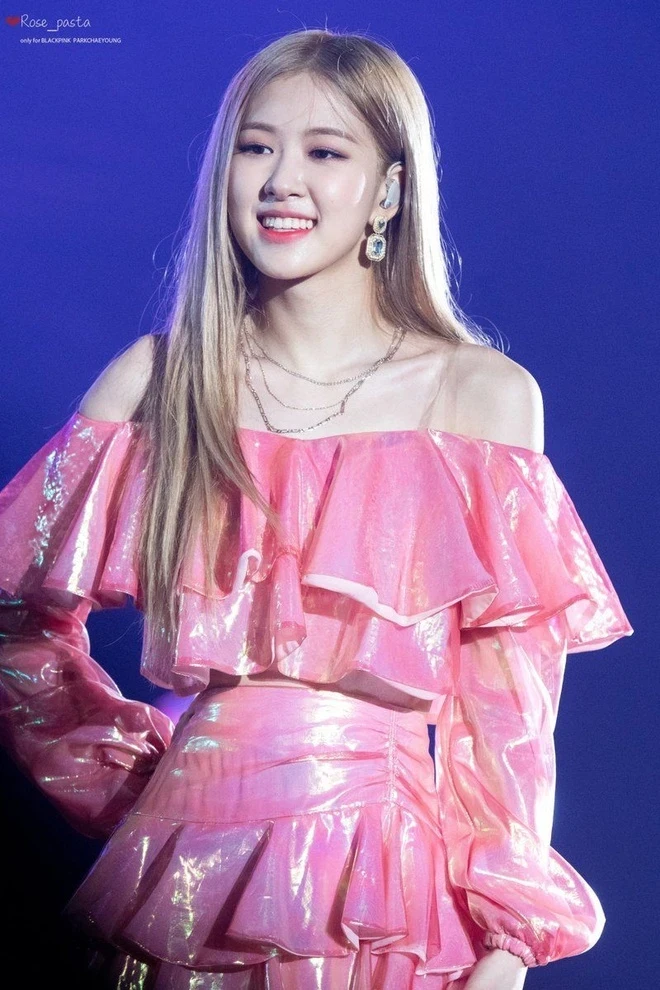Jennie chạm mặt Rosé ở New York, fan chụp lén lộ rõ thái độ này? - Hình 6