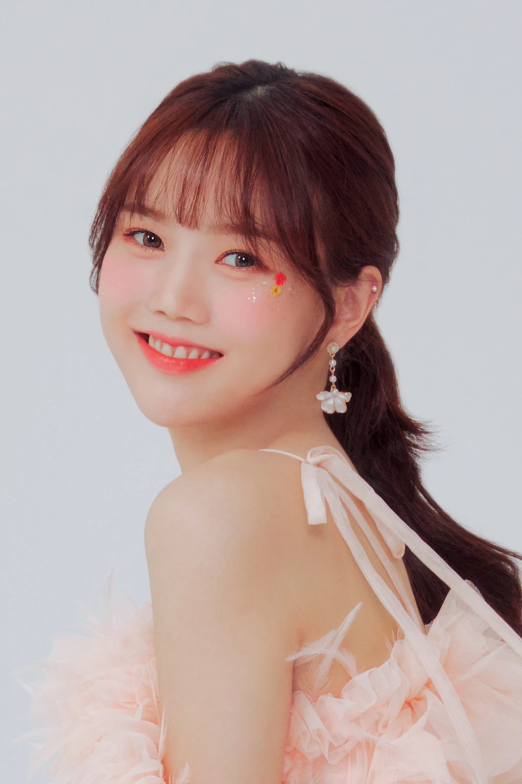 Hyojung: Trưởng nhóm Oh My Girl, debut 4 năm vẫn mắc nợ, túng thiếu đi vay mượn - Hình 4