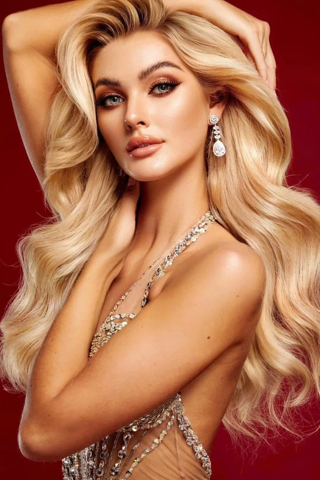 Tân Miss Universe can thiệp dao kéo quá đà, hỏng cả gương mặt, fan nhận không ra - Hình 6
