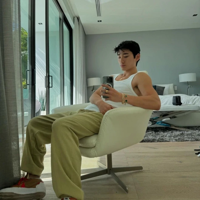 Hà Môi giật đồ bạn trai, flex kém duyên trên livestream, bị so với Louis Phạm - Hình 7