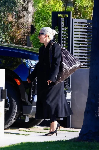 Lady Gaga nối gót Selena flex nhẫn đính hôn, nghe giá trị ai cũng sốc - Hình 4