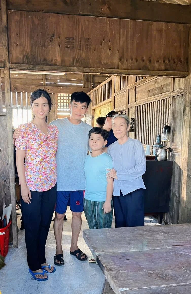 Rộ ảnh cưới Kim Tuyến, lộ danh tính chú rể làm MXH dậy sóng, con gái thái độ sốc - Hình 3