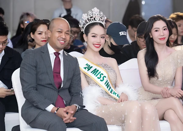 Thanh Thủy lên ngôi Mỹ nhân của năm, bùng nổ visual hệ chiến, ai dám so kè? - Hình 1