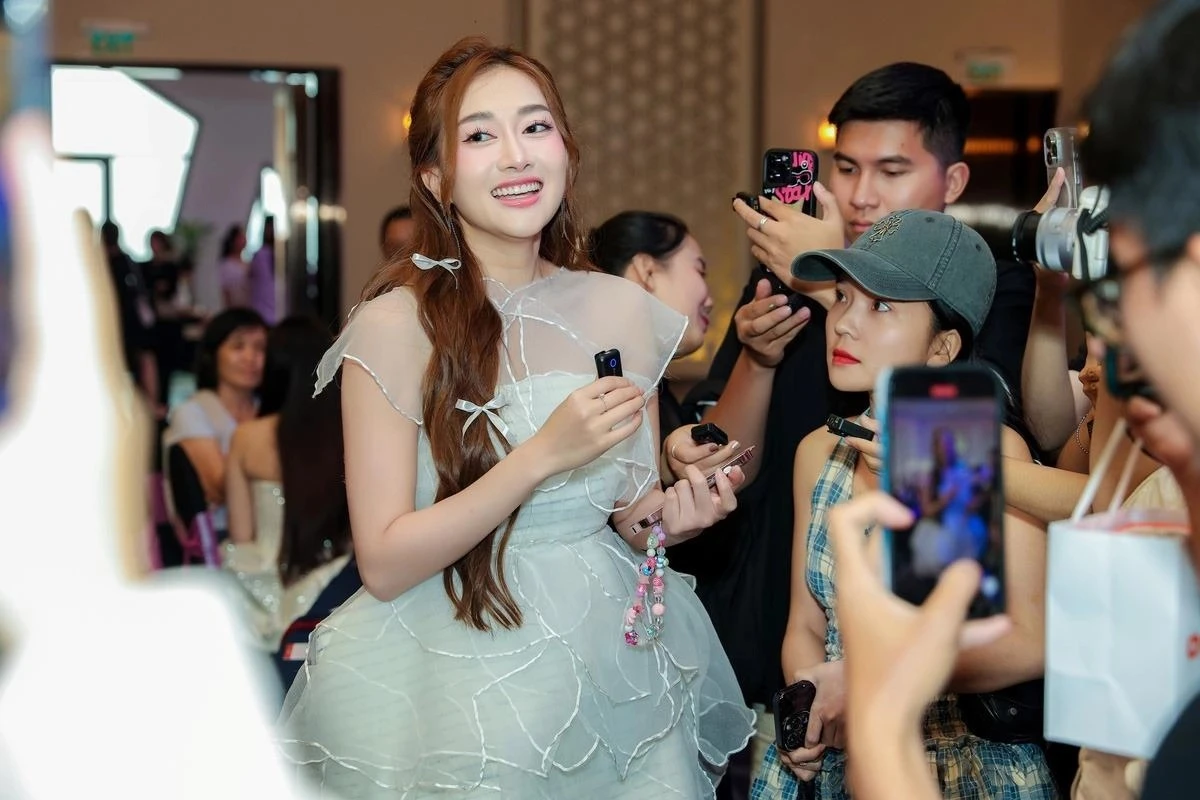 Phương Lan bất ổn giữa đêm, thốt lên đau lắm sau màn lên tiếng của Phan Đạt - Hình 4