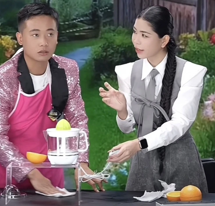 Phương Lê réo thẳng tên Quang Linh Vlog, tỏ thái độ khi ăn mặc, bán đồ phụ nữ - Hình 2
