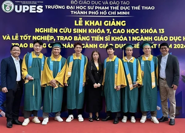 Lứa HAGL tốt nghiệp, 10 năm đèn sách được khép lại, Bầu Đức mát lòng - Hình 4