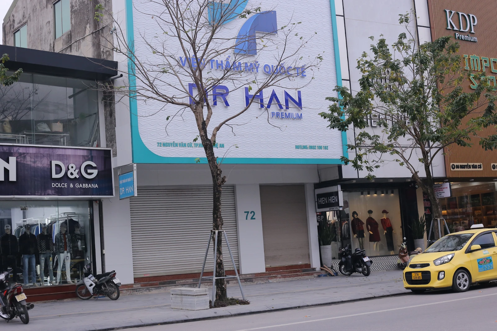 The case of a woman with a deformed face screaming: The beauty salon was fined 25 million, suspended but still receiving customers? - Photo 2