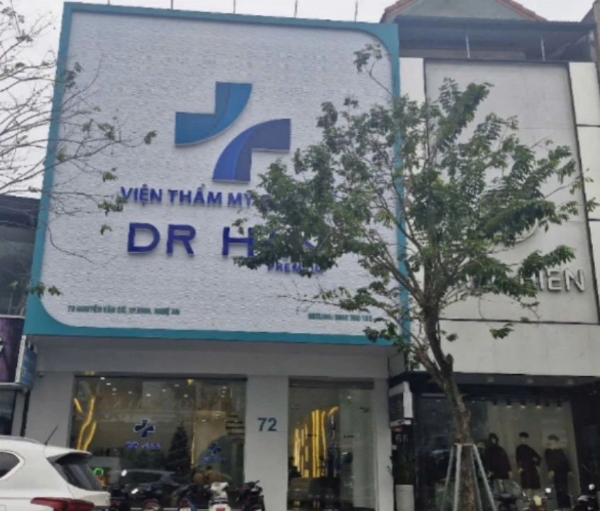 The case of a woman with a deformed face screaming: The beauty salon was fined 25 million, suspended but still receiving customers? - Photo 4