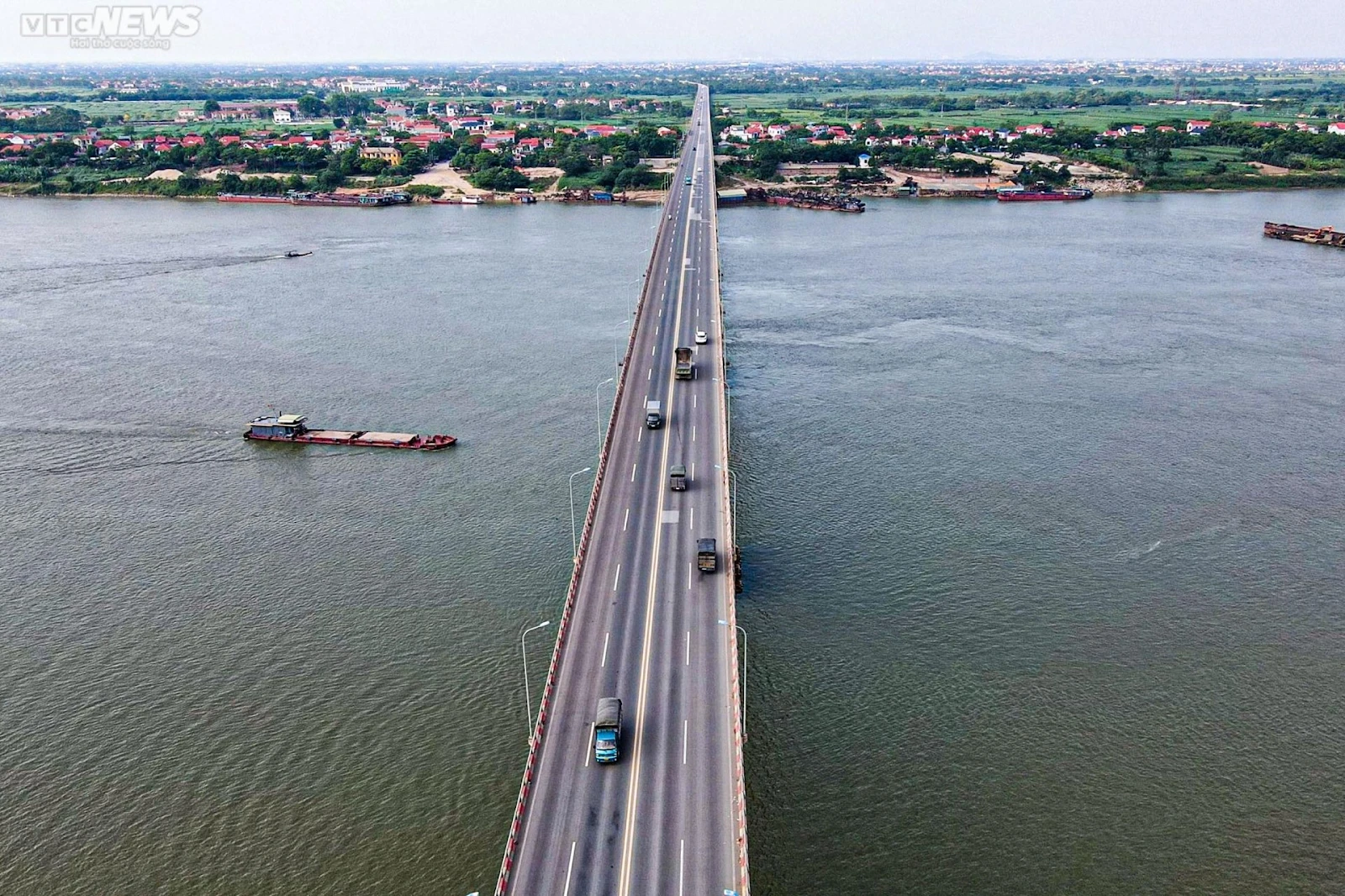 Cận cảnh cây cầu vượt sông dài nhất Việt Nam, niềm tự hào với chiều dài 5,5km - Hình 6