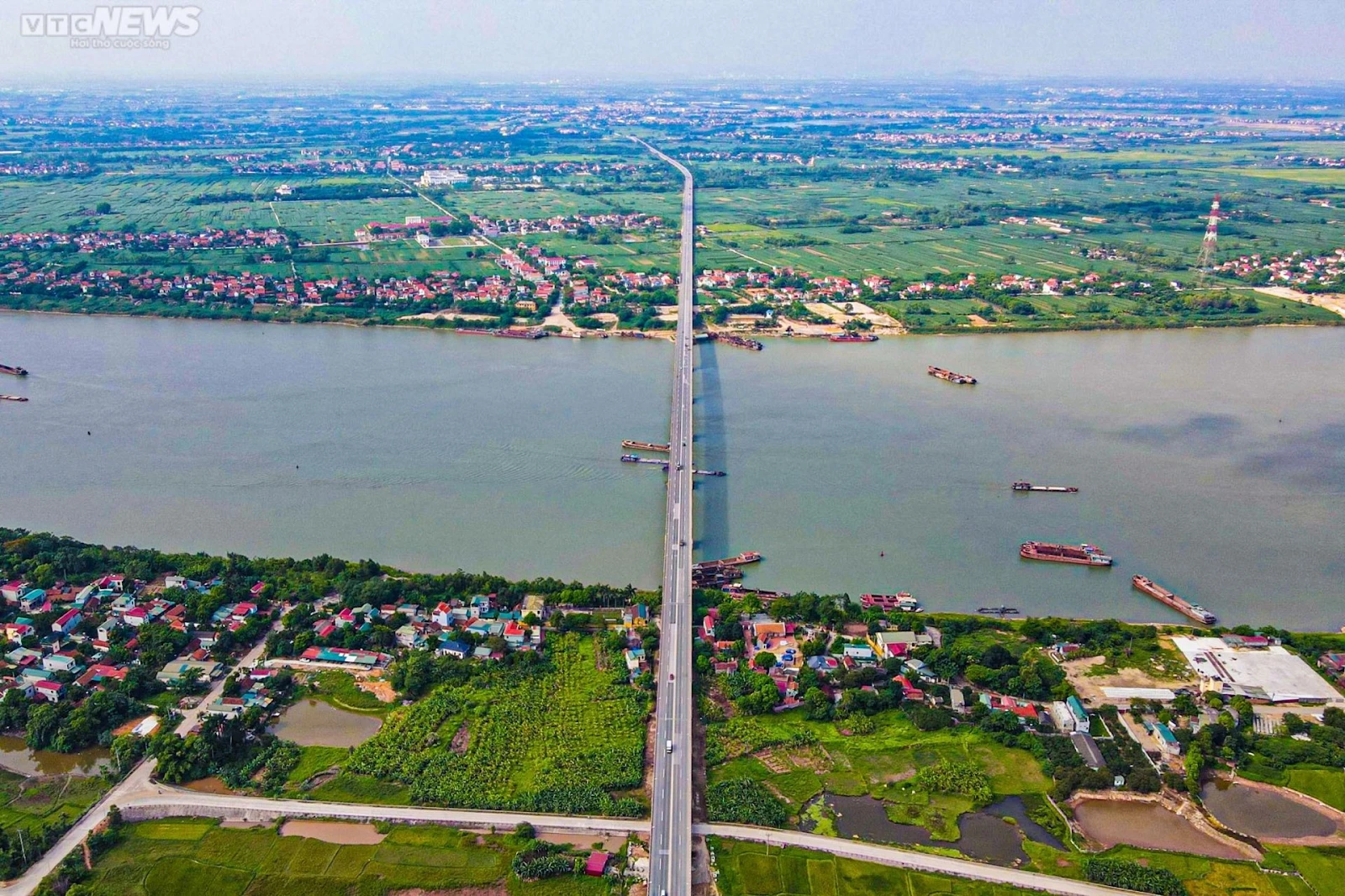 Cận cảnh cây cầu vượt sông dài nhất Việt Nam, niềm tự hào với chiều dài 5,5km - Hình 2