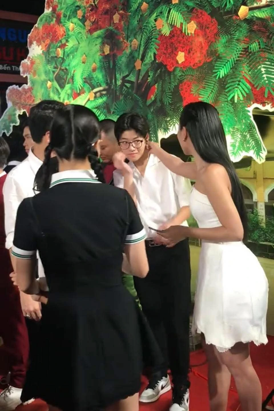 Nam Thư bị con trai Lâm Vỹ Dạ né ra mặt, thái độ sợ hãi sau ồn ào bé ba? - Hình 1