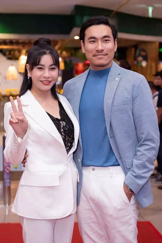 Cát Phượng nghe tên Kiều Minh Tuấn ở sự kiện, liền đổi thái độ, ai cũng sốc! - Hình 6