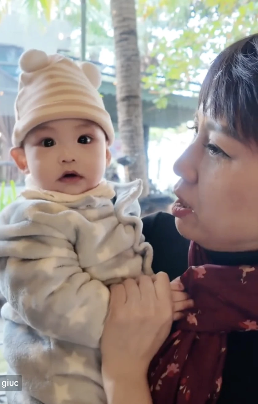 Thông gia nhà Đoàn Văn Hậu - Doãn Hải My rộ clip khiến 1,3 triệu người rần rần - Hình 2
