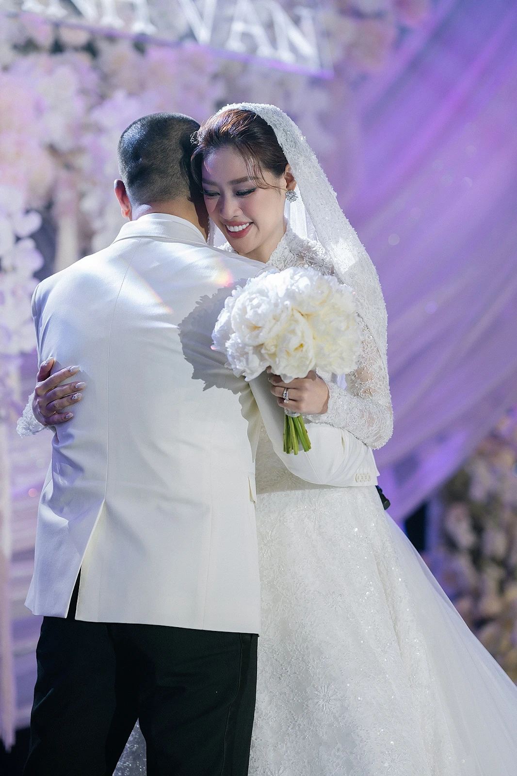 Khánh Vân bị quay lén với con riêng của chồng, thái độ lộ rõ qua camera giấu kín - Hình 6