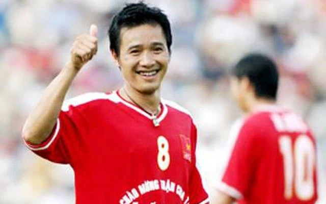Nguyễn Hồng Sơn: độc cô cầu bại của sân cỏ Việt, được gọi yêu là Sơn công chúa - Hình 2