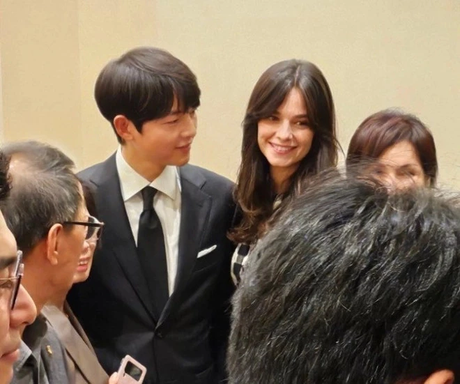 Song Joong Ki bị vợ mắng, vợ cũ mượn gió bẻ măng phủ nhận tin đồn yêu đương - Hình 2