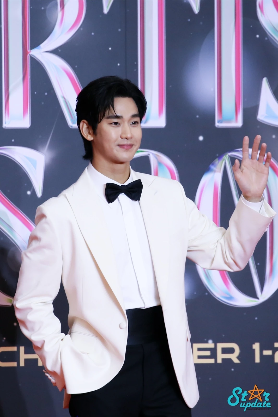 Jang Wonyoung bị chị gái nuốt chửng khi chung khung hình, xấu hổ 1 điều - Hình 6