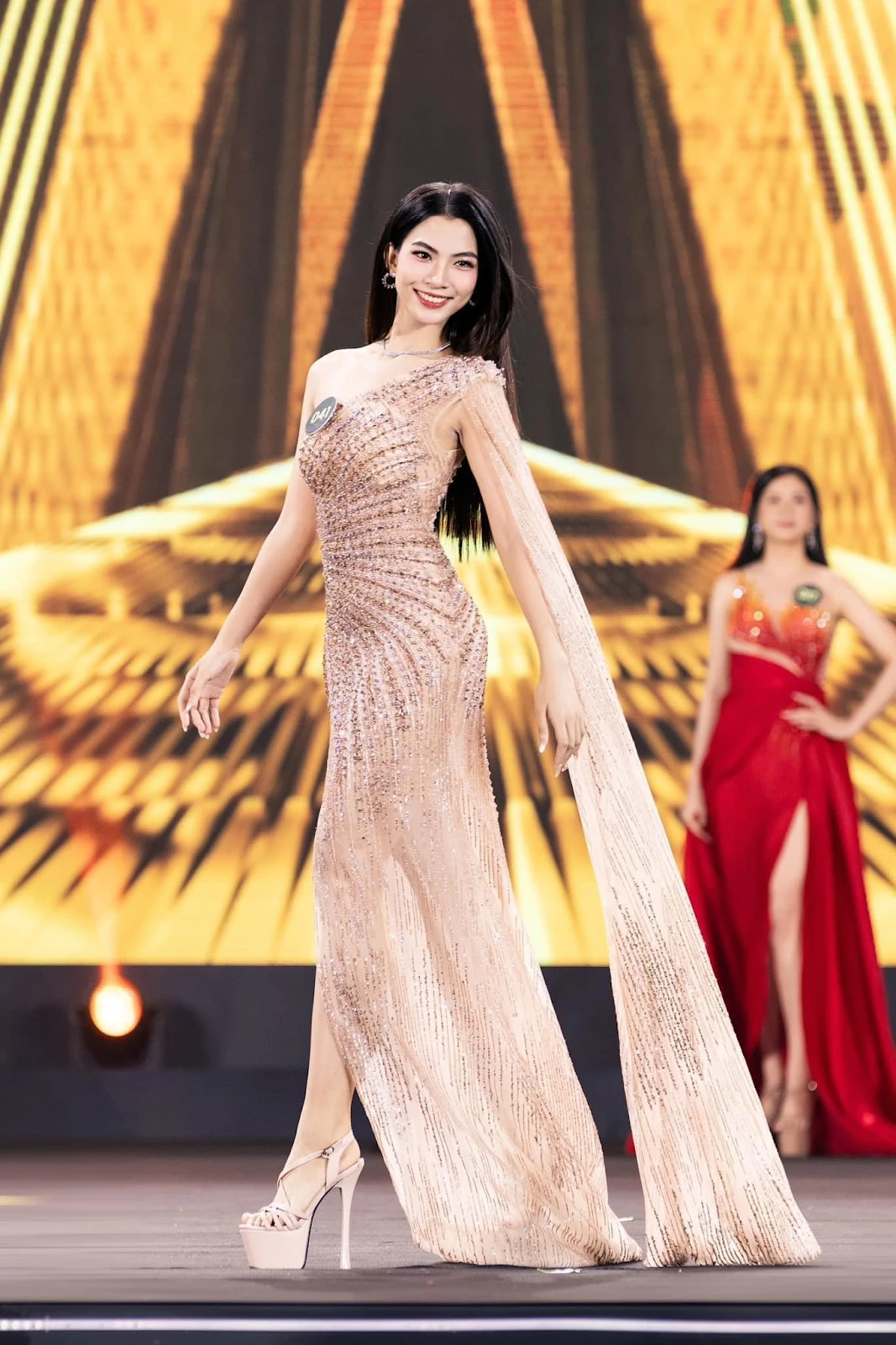 Phan Lê Kim Ngọc: Mỹ nhân Tây Đô thi Hoa hậu Quốc gia VN, hậu bối Đặng Thu Thảo - Hình 8