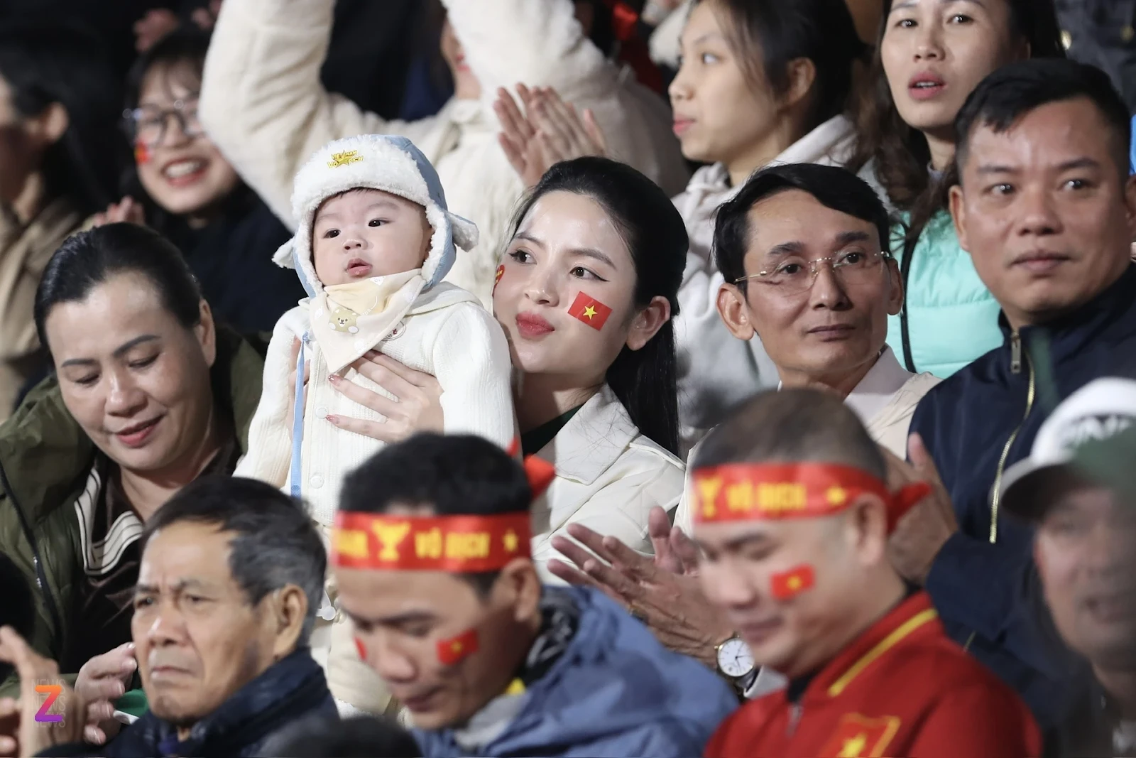 Vợ Quang Hải chơi lớn tặng vé bán kết AFF Cup, 1 triệu người nhốn nháo vào săn - Hình 2