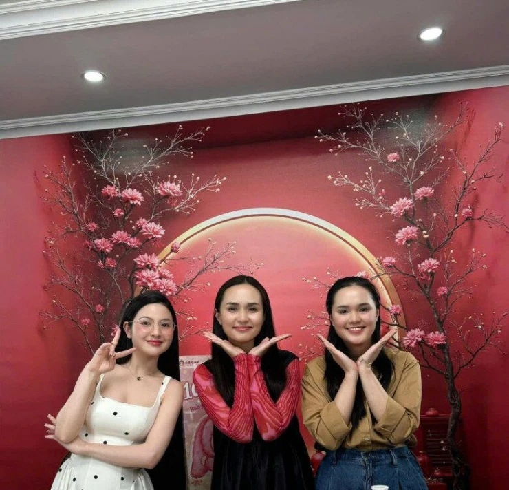 Vợ Quang Hải khoe dáng nuột, giật spotlight vợ Duy Mạnh, lộ bí quyết giữ chồng - Hình 3