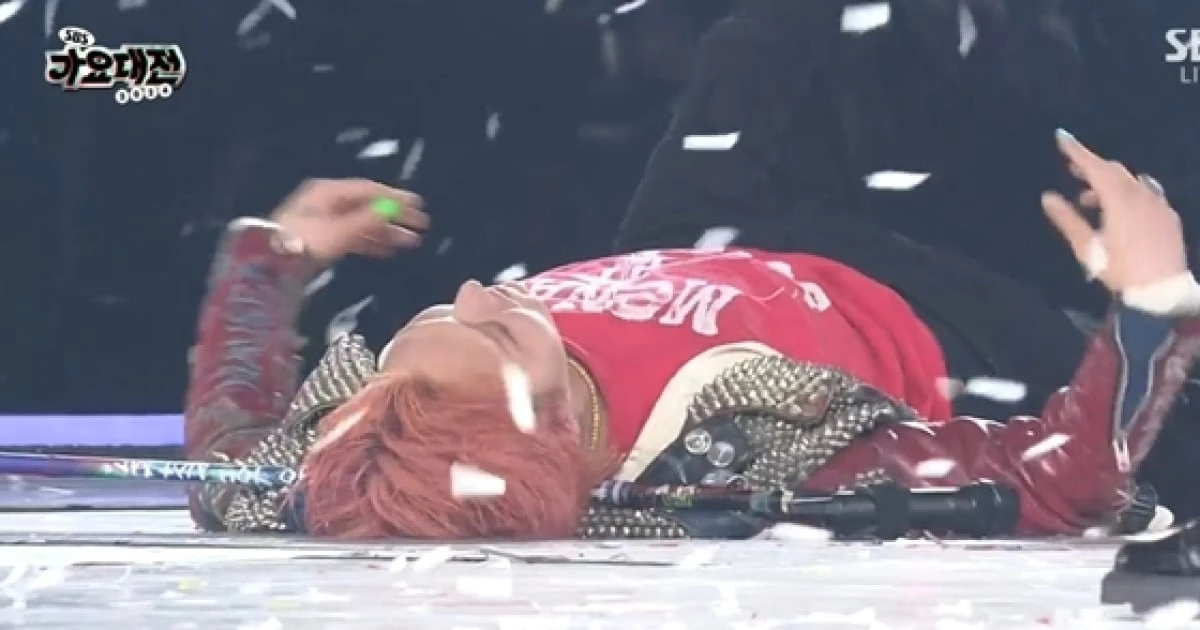 G-Dragon tơi tả hậu tái xuất, làm hành động đáng xấu hổ trên sân khấu - Hình 4