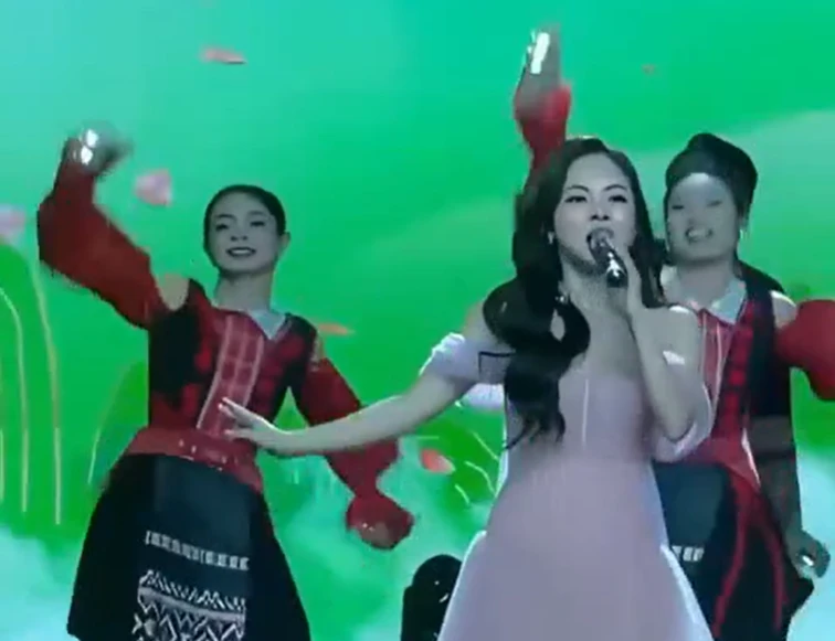 Jack hoá tổng tài, khoác tay Ngọc Sơn đi sự kiện, 1 người vừa hát vừa niệm Phật - Hình 5