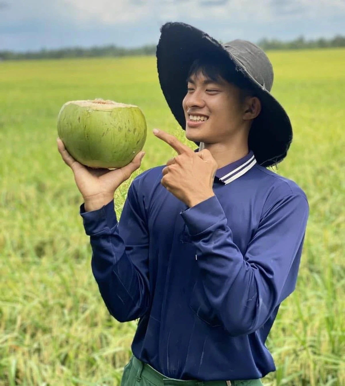 Lê Tuấn Khang rén trên sóng livestream, chắp tay lạy CĐM, chơi dại báo mẹ - Hình 5
