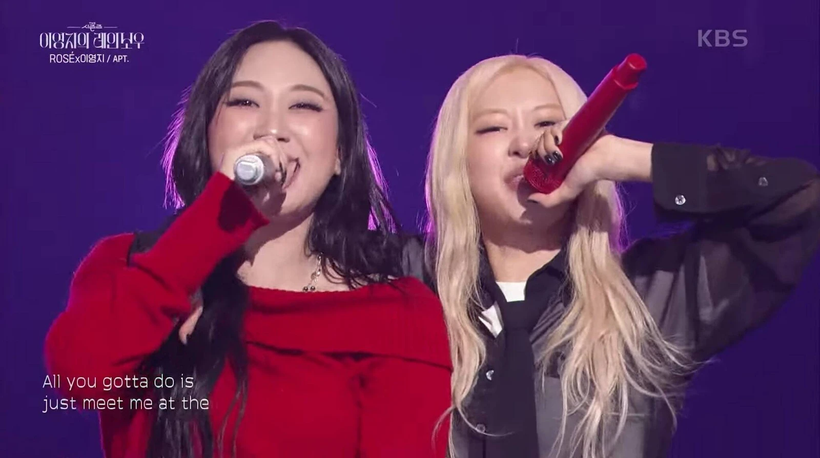 Rosé nghi say nắng, Bruno Mars rỉ vào tai 1 câu, liền hôn bạo gây choáng? - Hình 5