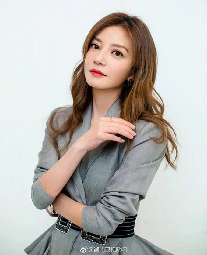 Chồng doanh nhân vừa ly dị Triệu Vy đã cưới vợ mới, còn sinh thêm con - Hình 6