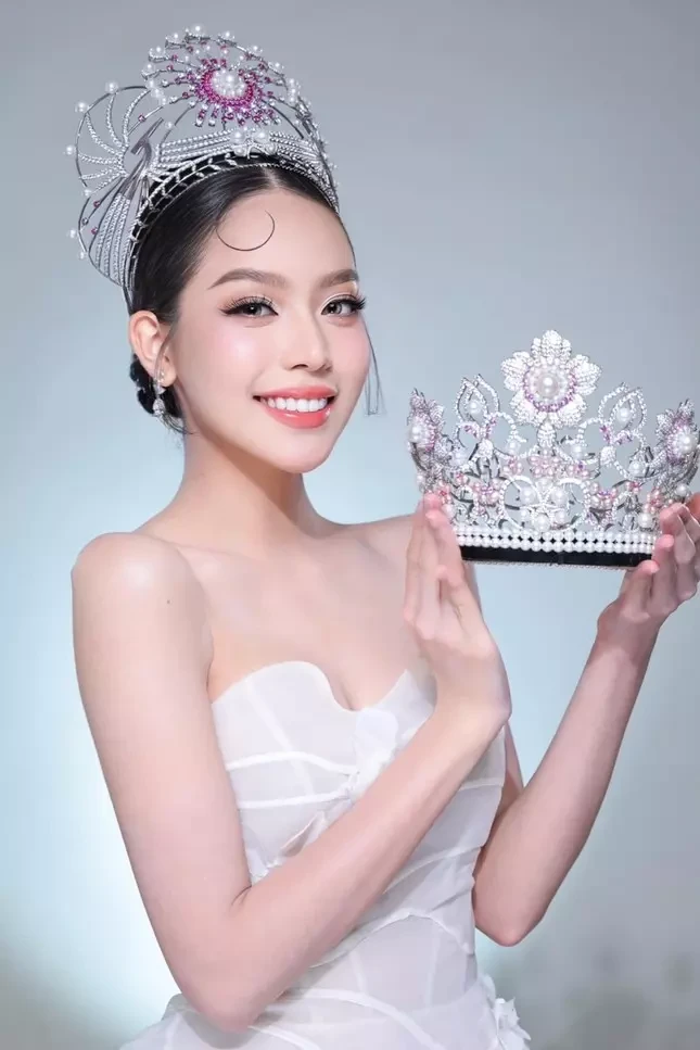 Nghi vấn Thanh Thủy làm hư vương miện Hoa hậu quốc tế, nàng hậu nói gì? - Hình 2