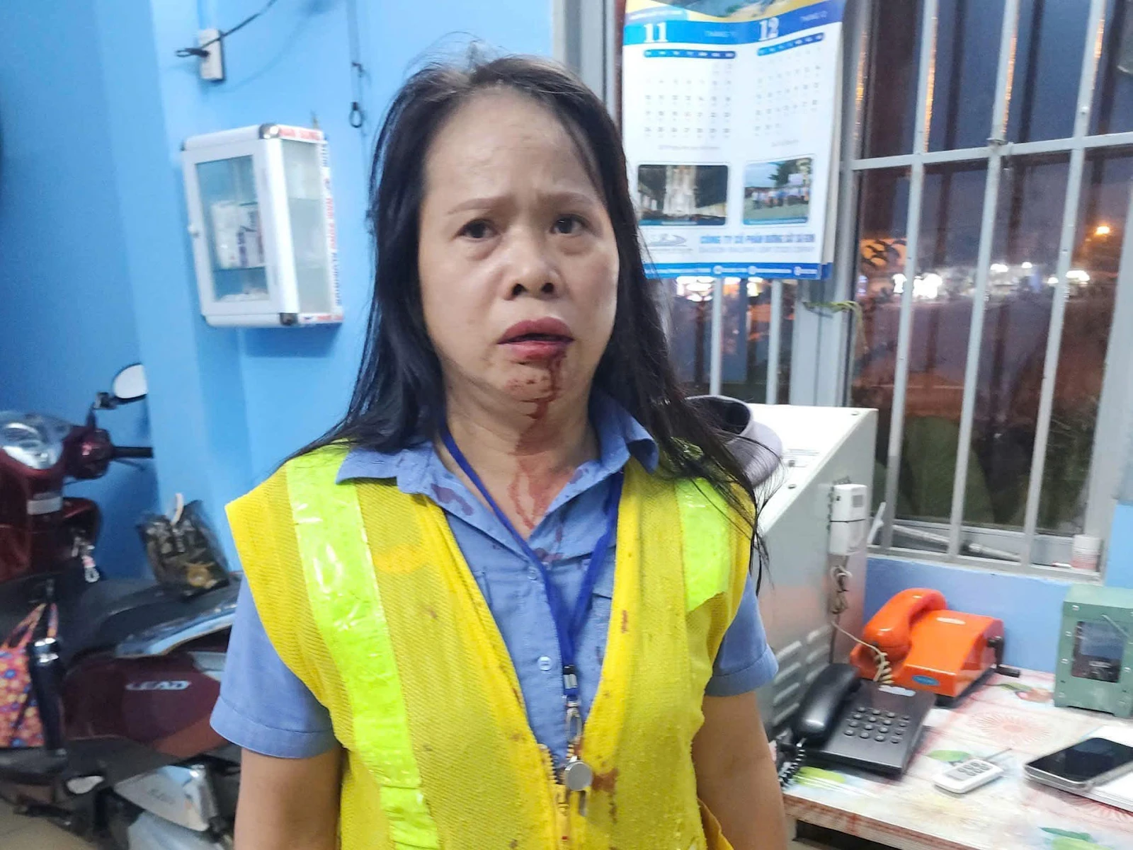 Vụ NV gác chắn từ chối mở barie: tác giả ra tay lộ diện, CĐM thả phẫn nộ - Hình 1