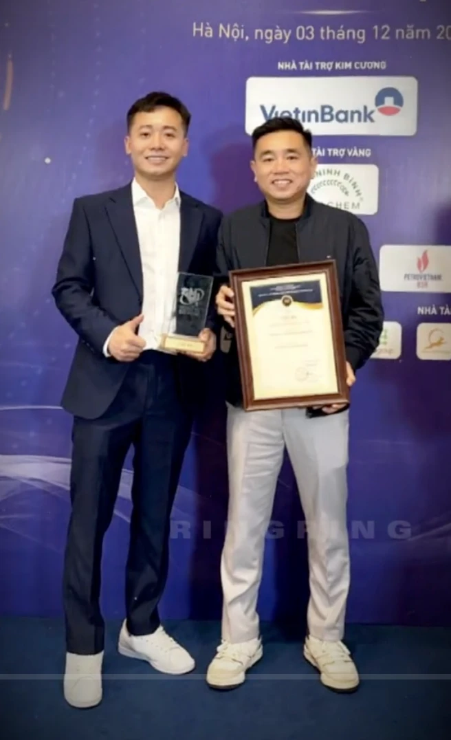Quang Linh được Phó ban Tuyên giáo Trung ương trao giải, lên sóng trực tiếp VTV - Hình 5