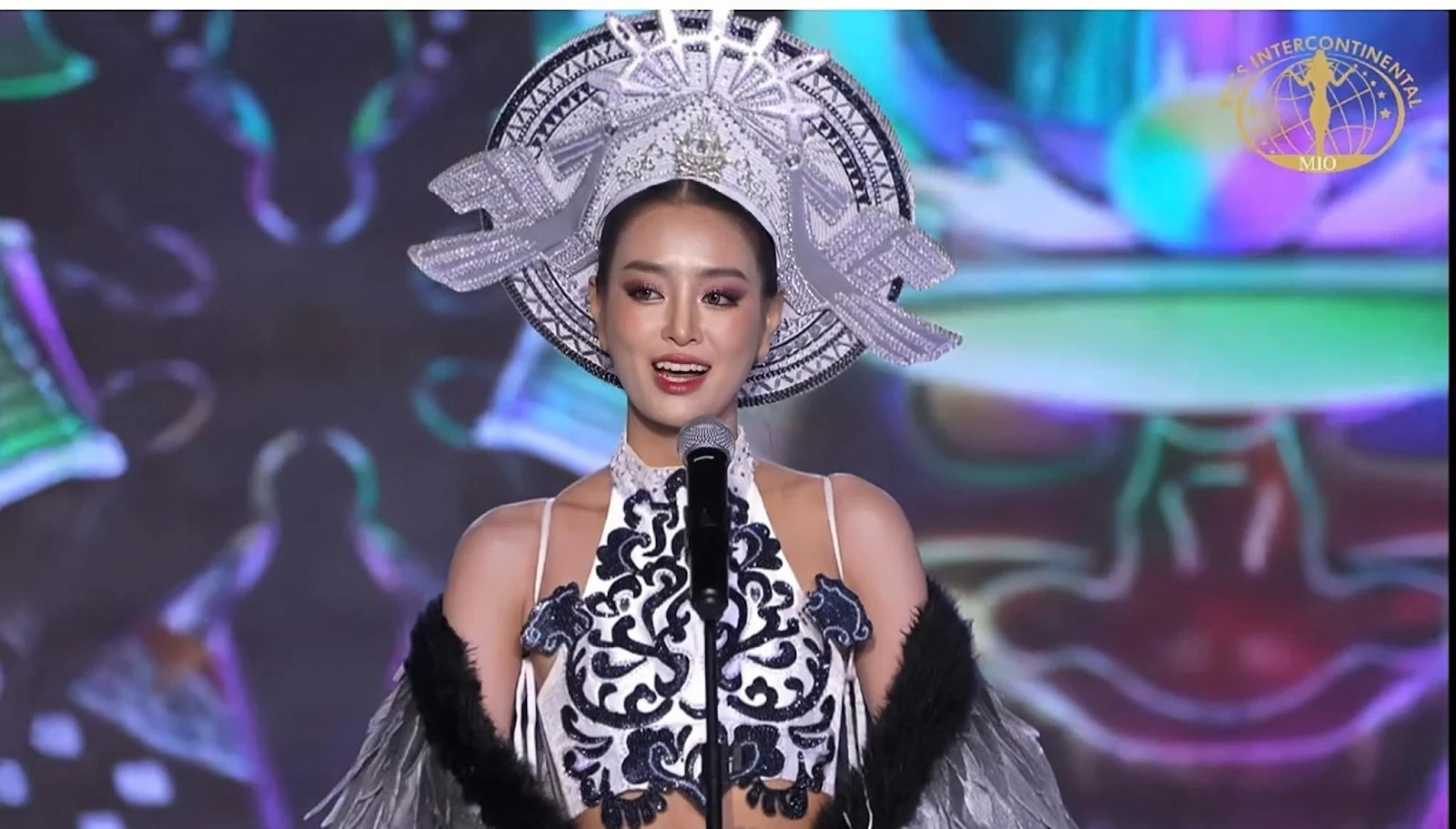 Miss Intercontinental: Bùi Khánh Linh thi Trang phục Dân tộc, trượt 1 giải - Hình 3